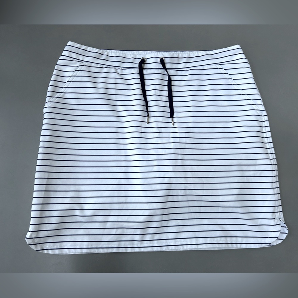 CHICO’s activewear skirt size 8 NWOT